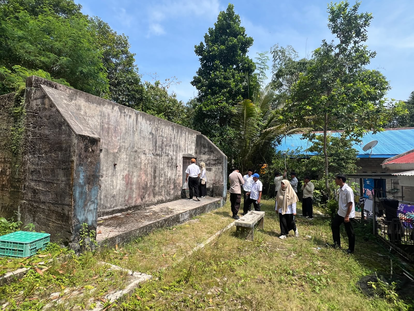 Peninjauan Lokasi Situs Cagar Budaya dan Posyandu Pandan Arum, Anyelir dan Posyandu Kenanga Di Kelurahan Juata Laut